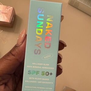 Naked Sunday’s 100% Mineral Glowing Lotion